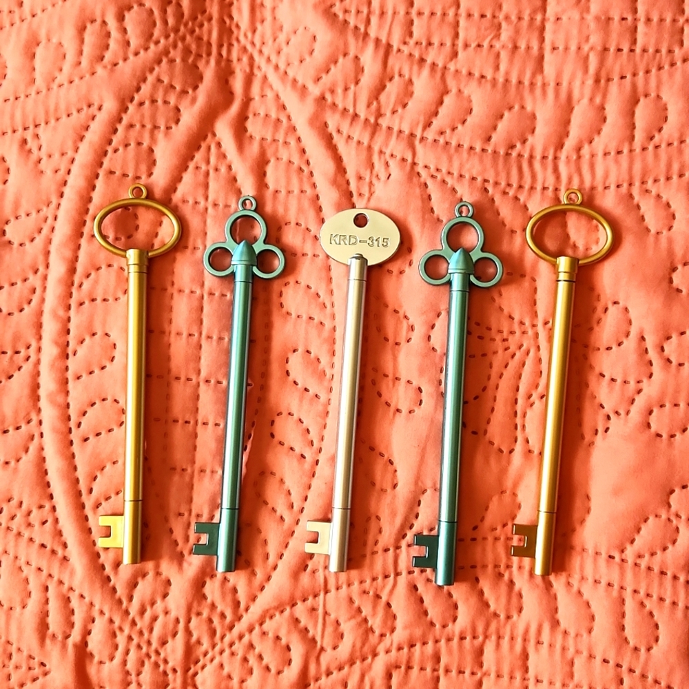 Five Brand new Folger Aden Keys Pens.
